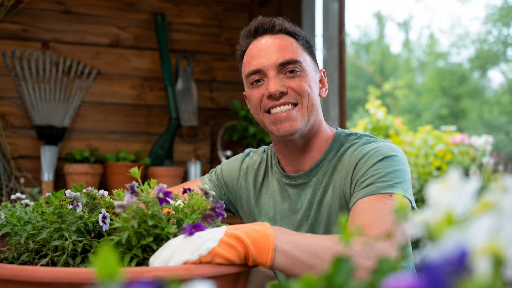 Early Life and Love of Gardening - lee burkhill wikipedia