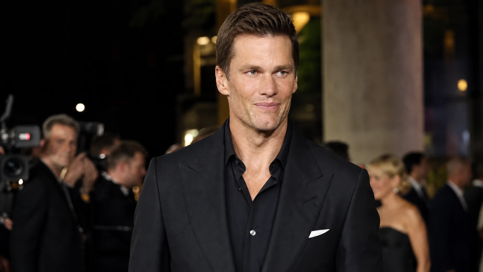 Tom Brady’s Known Relationship History - angelina jolie and tom brady