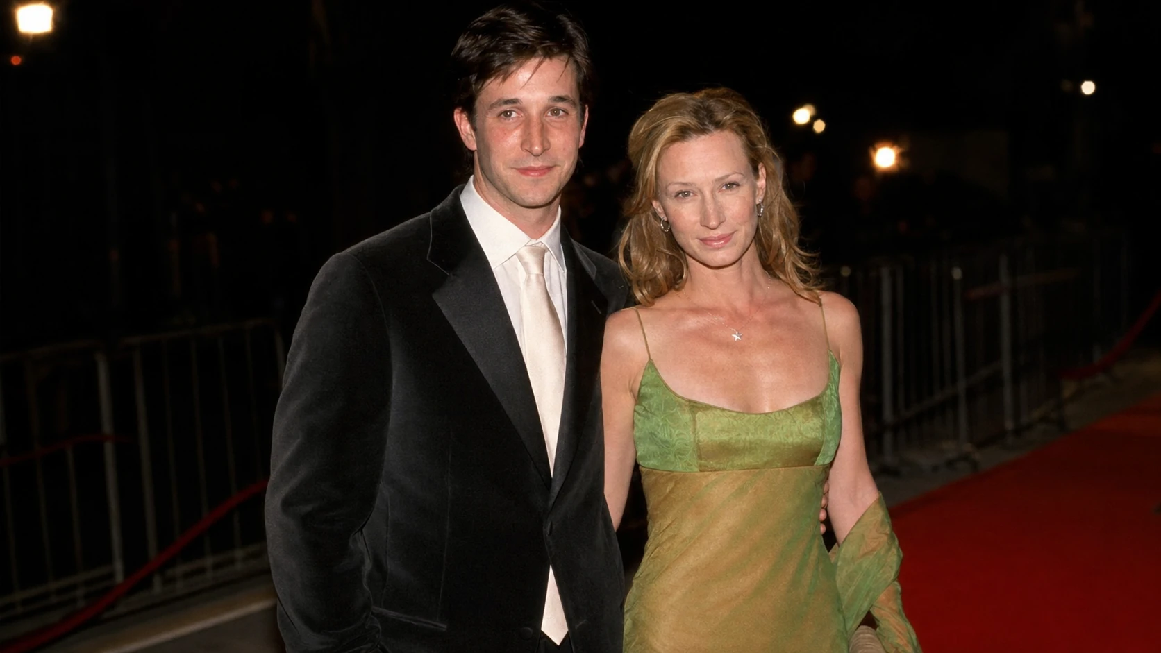 Marriage to Noah Wyle - tracy warbin
